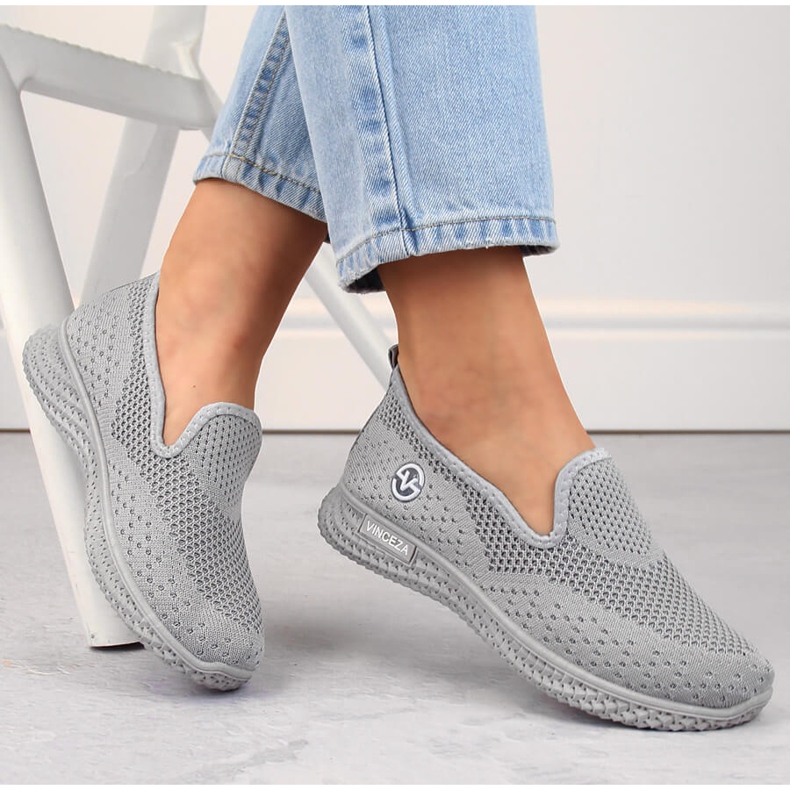 Grå slip-on sportskor för kvinnor Vinceza 34602 1
