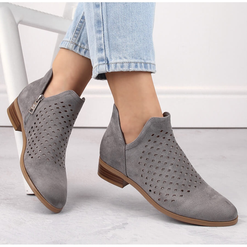 Stövlar i mocka med utskärning för kvinnor, grå Vinceza 58240 1