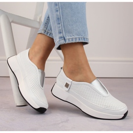 Bekväma damsportslip-on skor i läder, vita, T.Sokolski 456 2