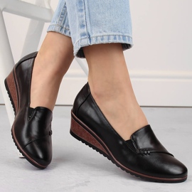 Svarta slip-on wedge skor för kvinnor Potocki SZ12345 1