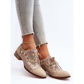 Skinnskor för kvinnor med dekorerad övre Maciejka 06408-04 Beige 1