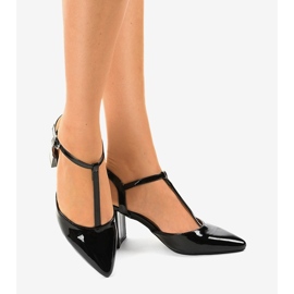 Svarta pumpar på D85-17 stolpen 1