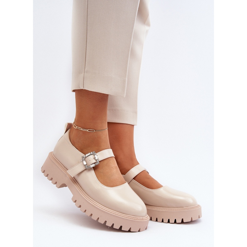 Lackskor för kvinnor med dekorativt spänne, Beige Lindnessa 2