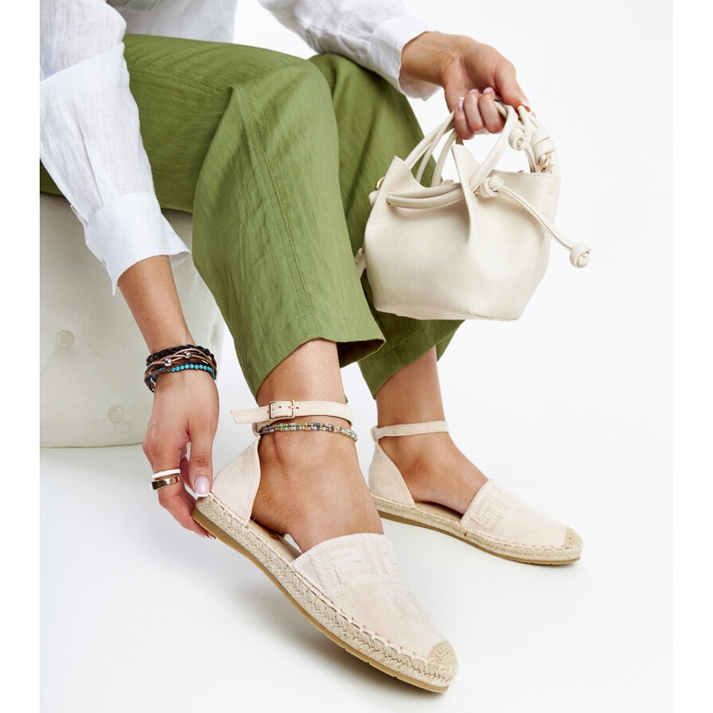 Beige espadrillor med dekorativa Sonjabroderier 1