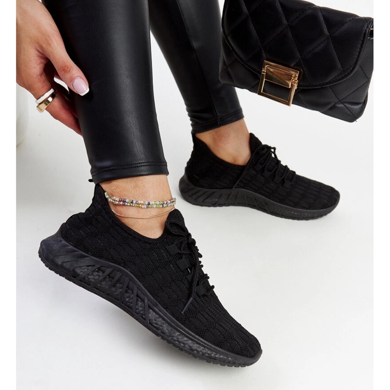 Milena sneakers i svart tyg 1