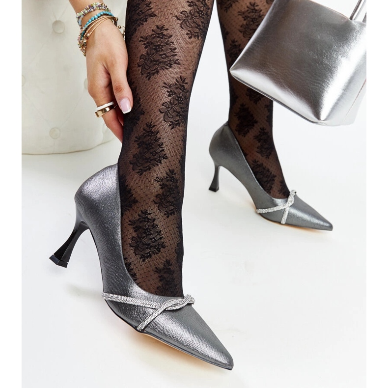 Högklackat i grafit med Zdenka-dekoration silver- 1