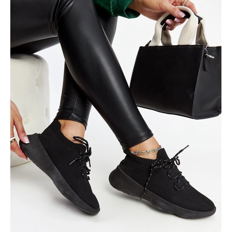 Roshni svarta sportsneakers 1
