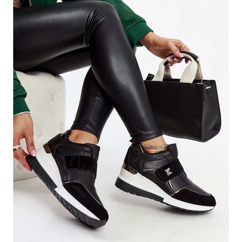 Svarta wedge sneakers med Libuse kardborreknäppning 2