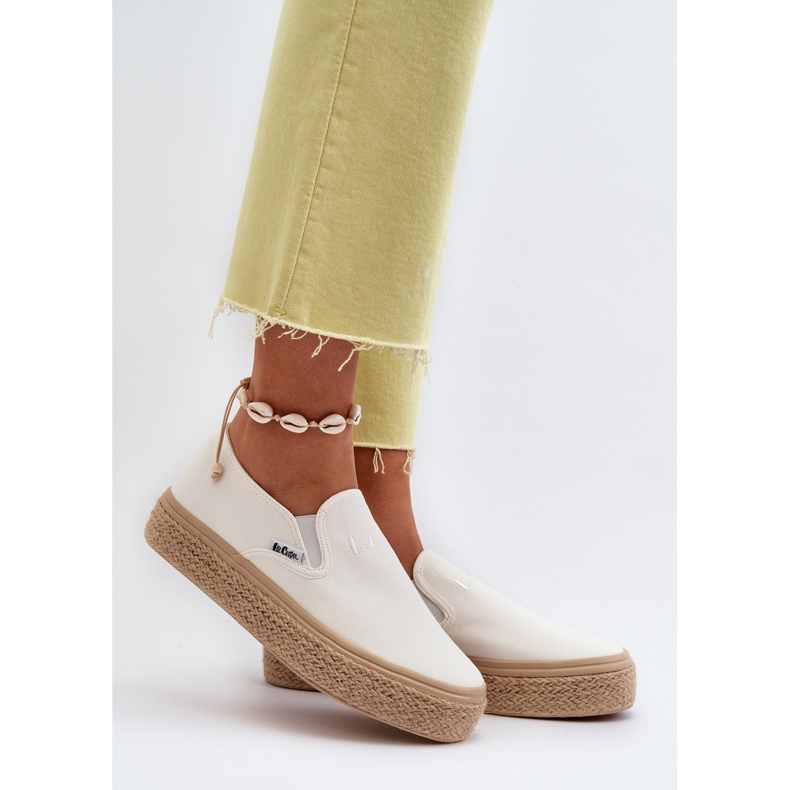 Slip-on sneakers dam med fläta Lee Cooper LCW-24-44-2430 vit 2