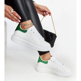 Fatimah vita sneakers i ekoläder 1