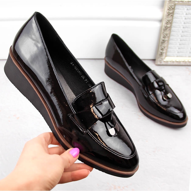 Svarta kilklackade damskor, Vinceza 58266 1