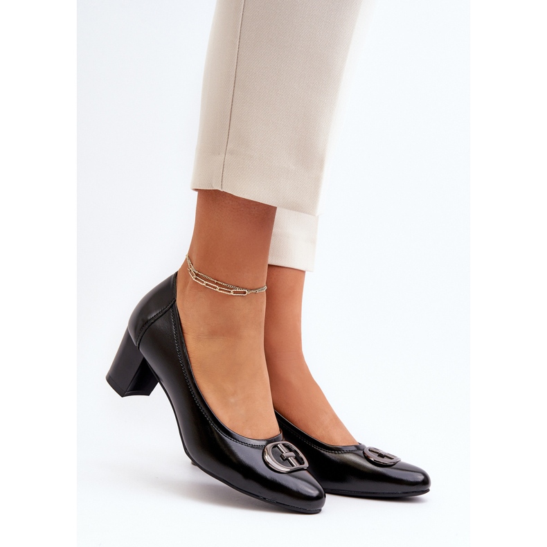 Vinceza Svarta Aeliris lågklackade pumpar med dekoration 2