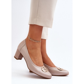 Vinceza Beige Aeliris lågklackade pumps med dekoration 2