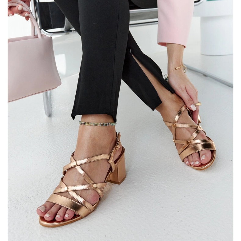 Karmen guld sandaler med hög klack gyllene 1