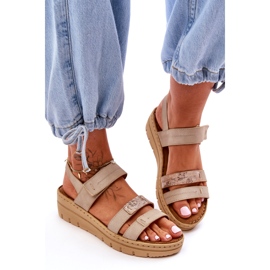 Vinceza Lädersandaler för kvinnor med kardborreband, beige 2