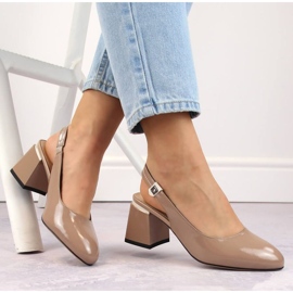 Vinceza W JAN271 beige sandaler i lack 1