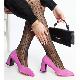 Mörkrosa högklackade pumps i läder från Vinceza 1