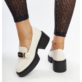 Beige högklackade högklackade skor från Vinceza 2