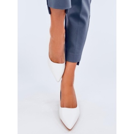 Greave White pumps med låg klack vit 1