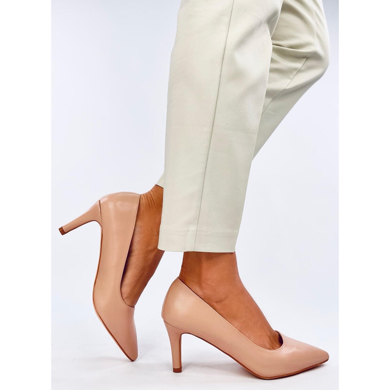 Greave Nude pumps med låg klack beige 2