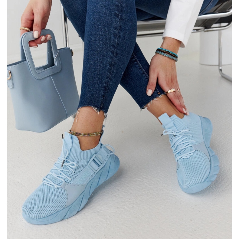 Blå lätta sportsneakers från Faruz 1