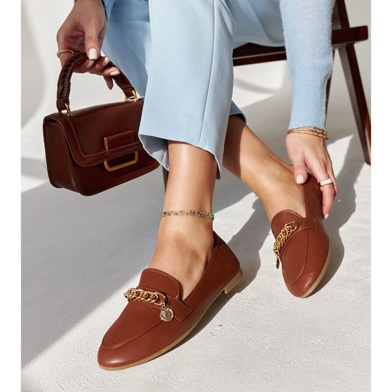 Bruna loafers med en Scaletta-kedja 1
