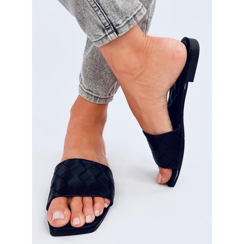 Sahar Svarta tofflor med fyrkantssulor 1