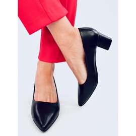 Hantverk Svarta pumps med låg klack 2