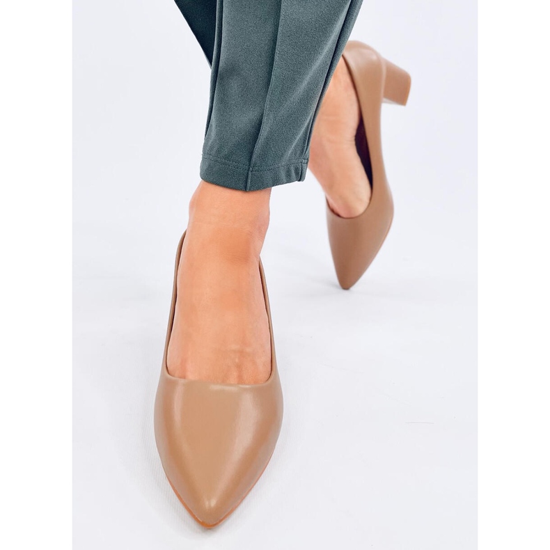 Hantverk Khaki lågklackade pumpar beige 1