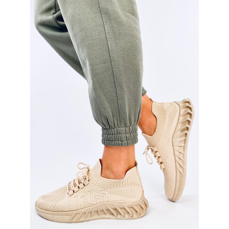 Neam Beige sportskor med strumpor 2