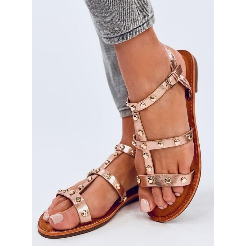 Sandaler med Neha Champagne nitar rosa 2