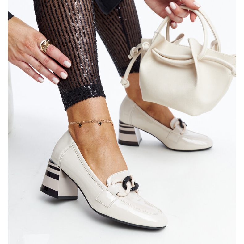 Beiga lackskor från Vinceza beige 1