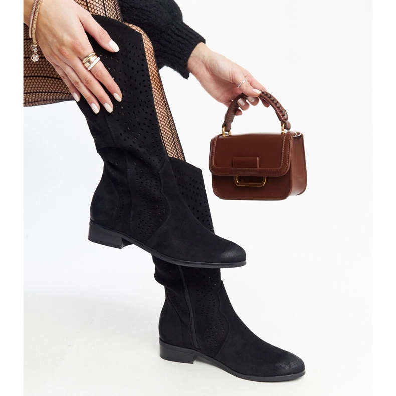 Svarta genombrutna läderstövlar från Vinceza 1