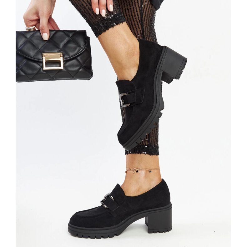 Svarta skor med läderinlägg från Vinceza 1