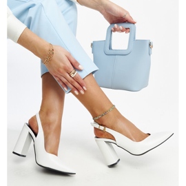 Vita pumps med öppen klack från Wechsler 1