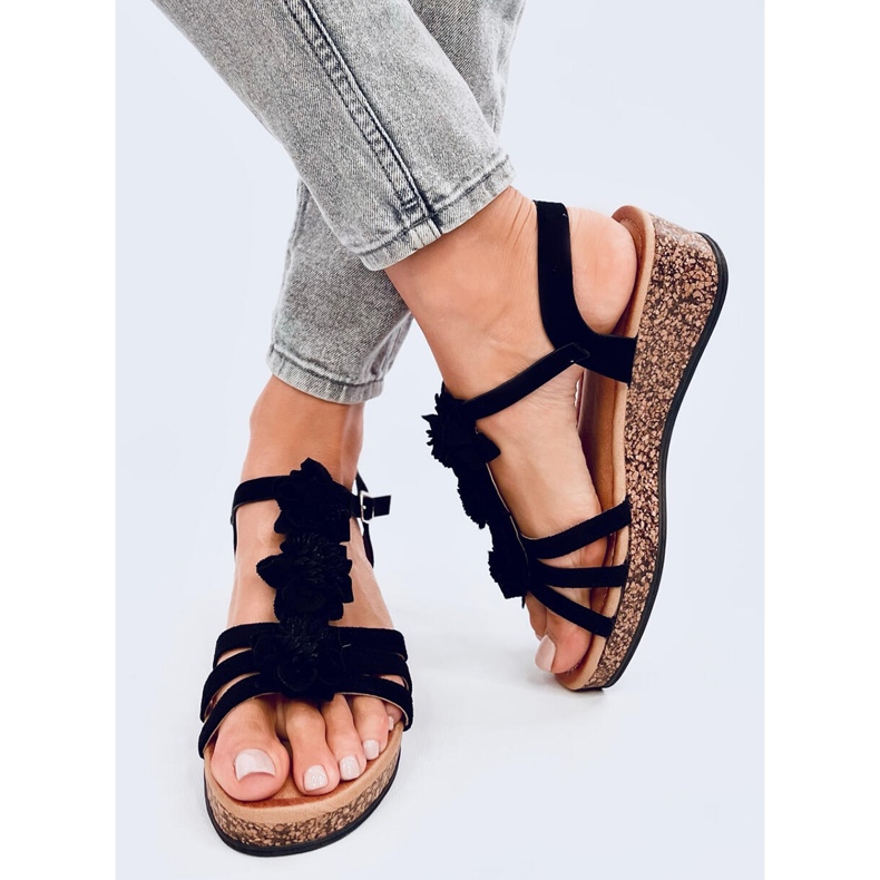 Fisken Svarta blomsandaler 1