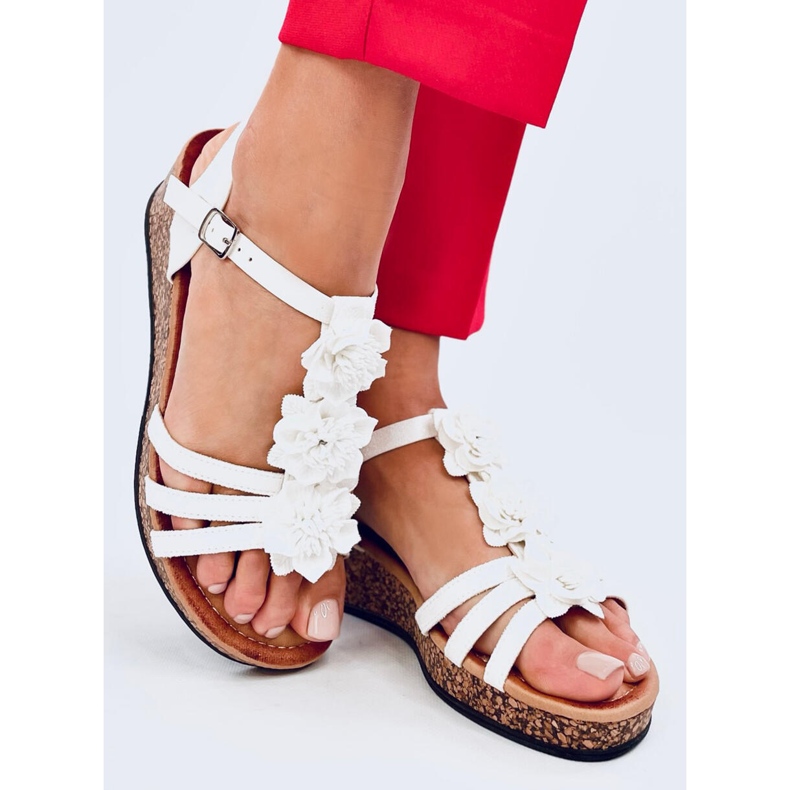 Fisken Vita blomsandaler 2