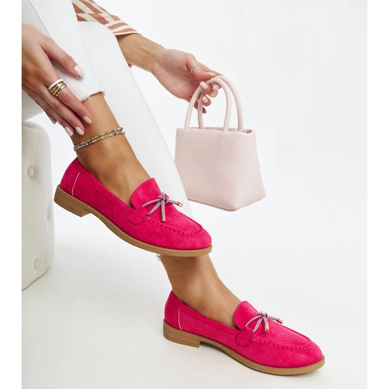 Mörkrosa mockasiner med dekorativ rosett från Endike 1