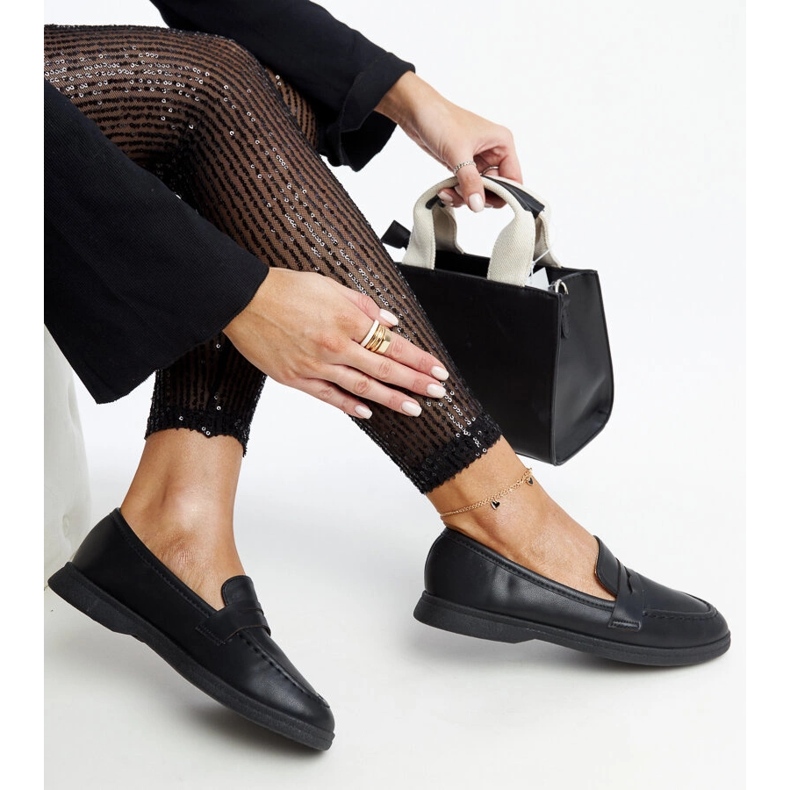 Svarta klassiska Nawrah mockasiner 1