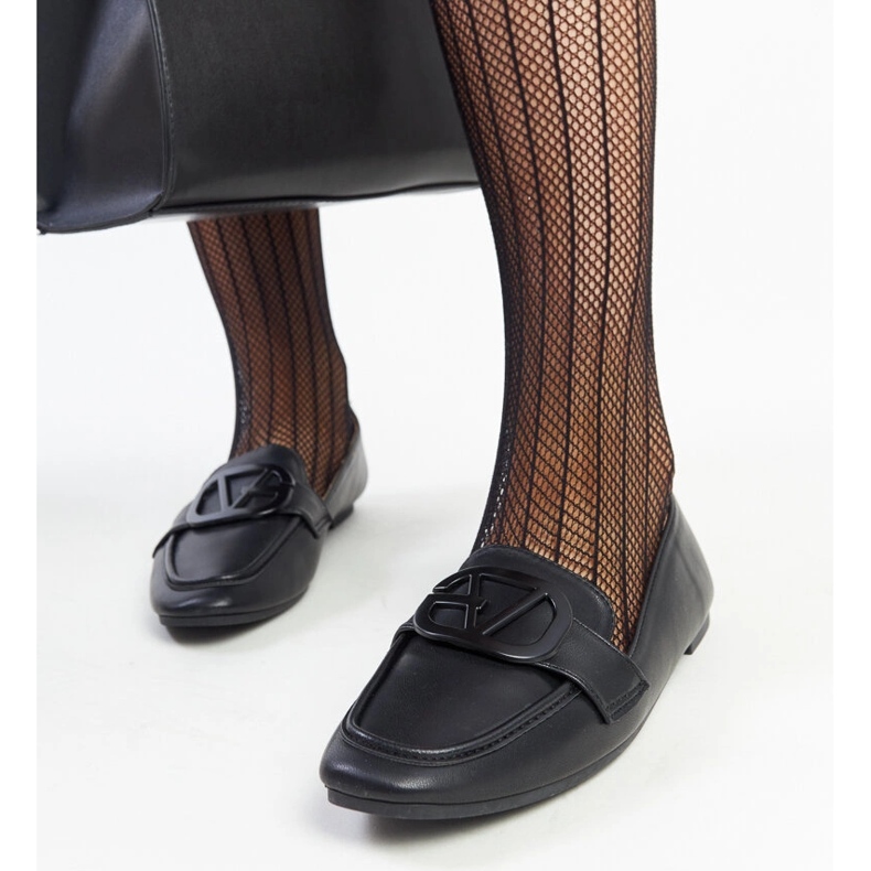 Svarta mockasiner med spänne från Delgi 1