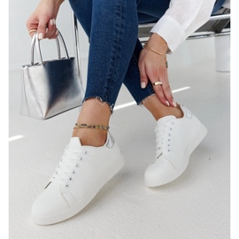 Vita platåsneakers från Hagosa 1