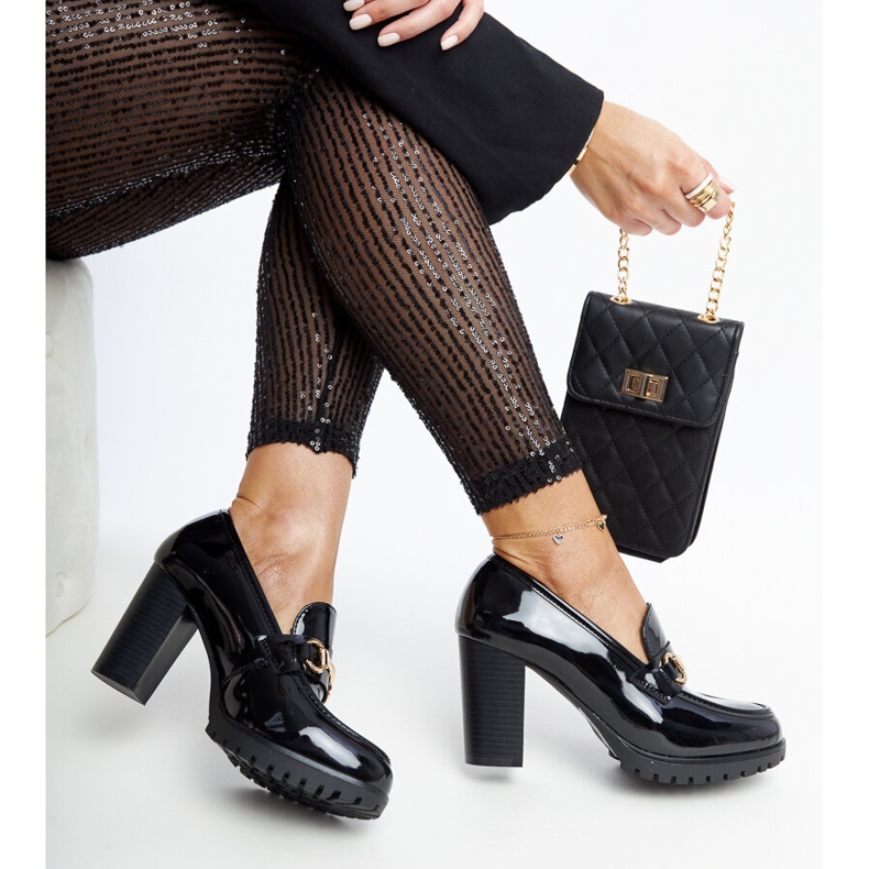 Giacoma svarta pumps med patenterad häl 1