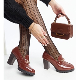 Bruna pumps med patentklack från Giacoma 1