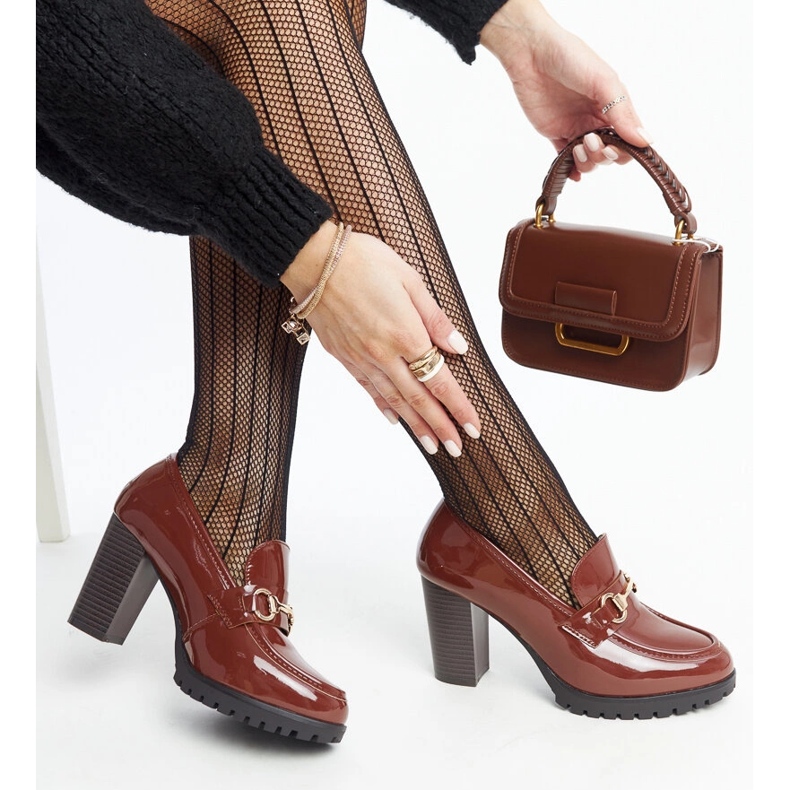 Bruna pumps med patentklack från Giacoma 1