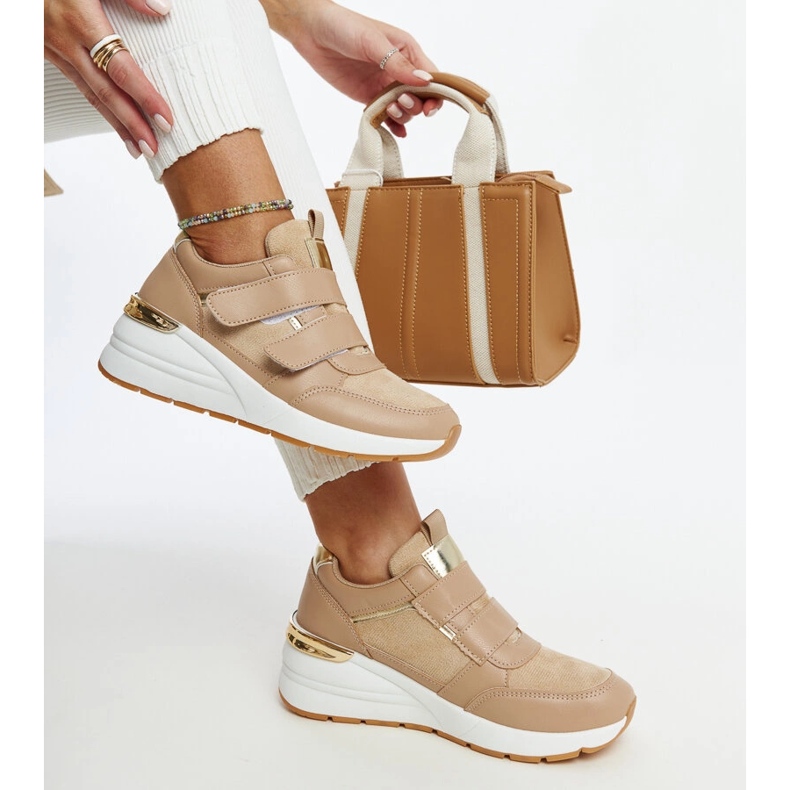 Bruna wedge sneakers med kardborreknäppning från Orly 1