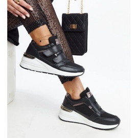 Svarta wedge sneakers med kardborreknäppning från Orly 1