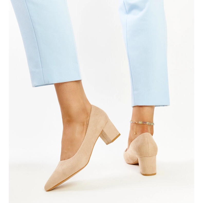 Beige högklackade Araxi pumps 2