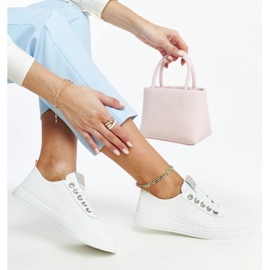 Vita sneakers i ekoläder från Anbarin 1