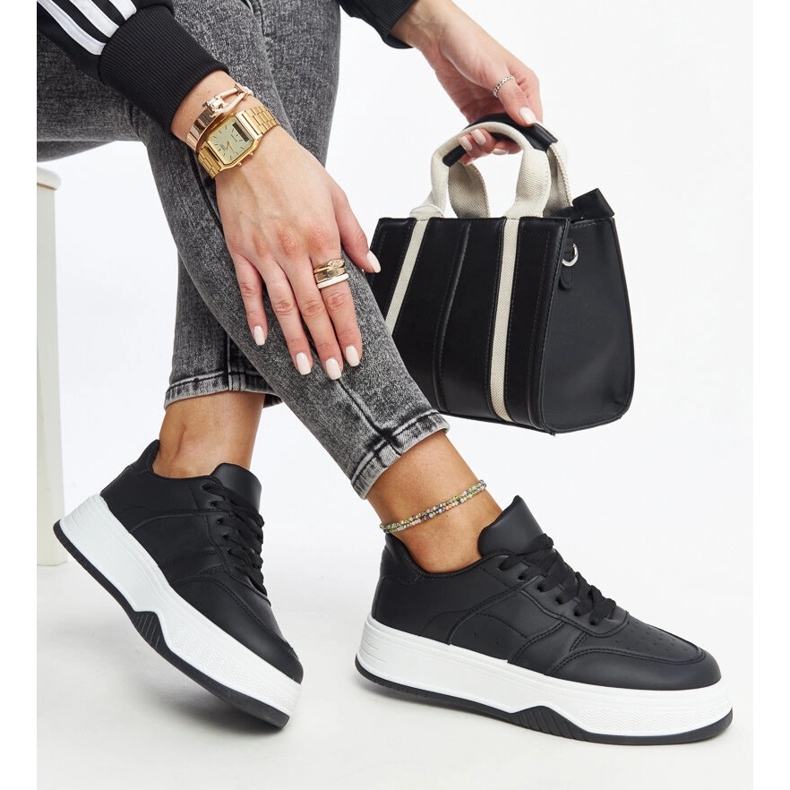 Svarta sneakers med tjock Rafida-sula 1