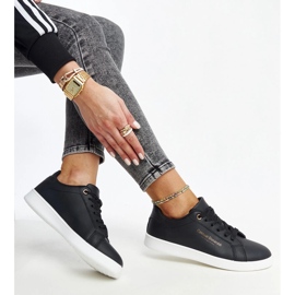 Svarta eco-läder sneakers från Furat 1